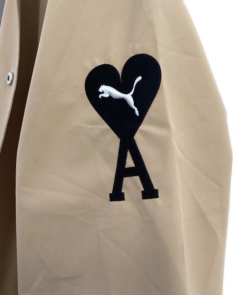 PUMA（プーマ）PUMA (プーマ) AMI Alexandre Mattiussi (アミアレクサンドルマテュッシ) ショップコート ベージュ サイズ:Lの古着・服飾アイテム