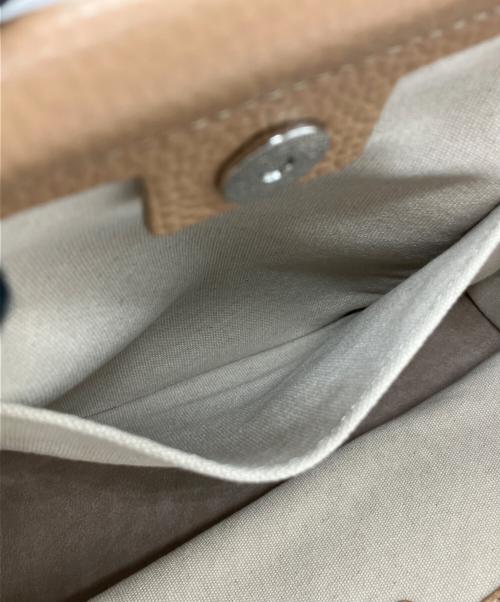 IACUCCI（イアクッチ）IACUCCI (イアクッチ) トートバッグ アイボリーの古着・服飾アイテム