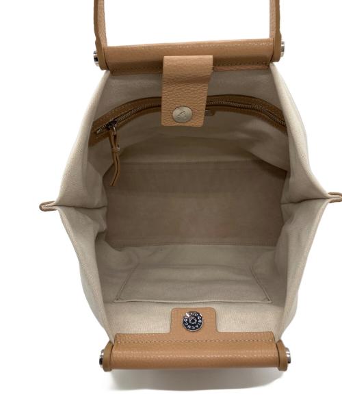 IACUCCI（イアクッチ）IACUCCI (イアクッチ) トートバッグ アイボリーの古着・服飾アイテム