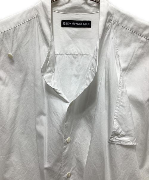 ISSEY MIYAKE MEN（イッセイミヤケメン）ISSEY MIYAKE MEN (イッセイミヤケメン) 変形デザインシャツ ホワイト サイズ:4の古着・服飾アイテム