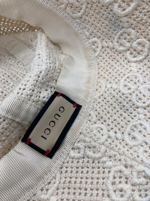 GUCCI（グッチ）GUCCI (グッチ) Leather-trimmed crochet bucket / レザートリムド クロシェ バケット ホワイト サイズ:M(57㎝)の古着・服飾アイテム