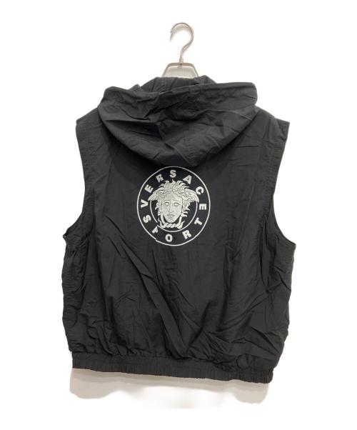 VERSACE Sport（ヴェルサーチ スポーツ）VERSACE SPORT (ヴェルサーチ スポーツ) メデューサボタンバックロゴベスト ブラック サイズ:54の古着・服飾アイテム