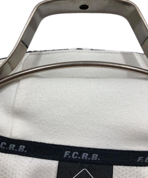 F.C.R.B.（エフシーレアルブリストル）F.C.R.B. (エフシーレアルブリストル) VENTILATION HOOD TOP ホワイト サイズ:Mの古着・服飾アイテム