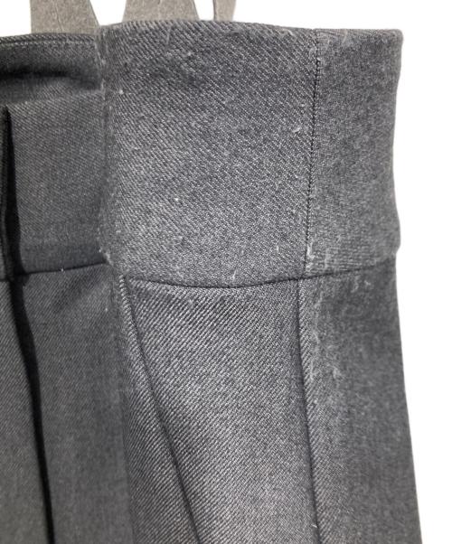 AKTE（アクテ）AKTE (アクテ) ストラップワイドパンツ グレー サイズ:2の古着・服飾アイテム