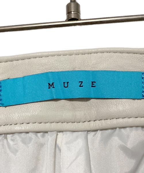 MUZE TURQUOISE LABEL（ミューズ ターコイズ レーベル）MUZE TURQUOISE LABEL (ミューズ ターコイズ レーベル) CIRCUIT WIDE LEATHER TROUSERS オフホワイト サイズ:1の古着・服飾アイテム