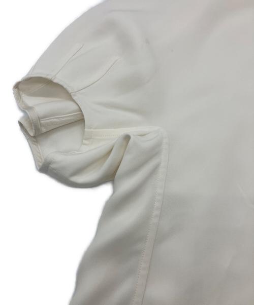 MARNI（マルニ）MARNI (マルニ) ステッチディテールVネックブラウス　TTMA0223A0 オフホワイト サイズ:38の古着・服飾アイテム