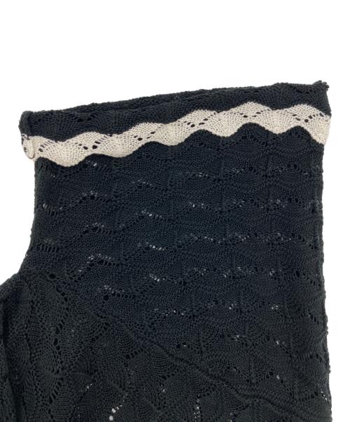 MARY QUANT（マリークヮント）MARY QUANT (マリークヮント) レトロロゴクロッシェポロ カーディガン ブラック サイズ:Ｍ 未使用品の古着・服飾アイテム