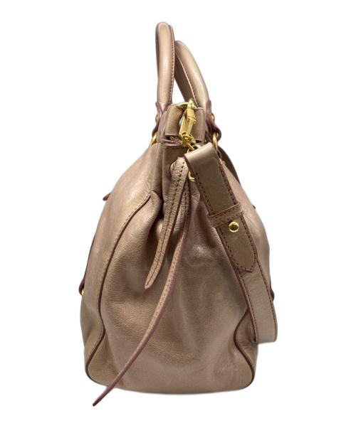MIU MIU（ミュウミュウ）MIU MIU (ミュウミュウ) VITELLO LUX 2WAYバッグ ピンクベージュの古着・服飾アイテム