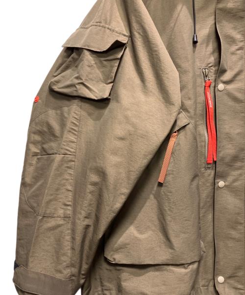 GOOPiMADE（グーピーメイド）GOOPiMADE (グーピーメイド) END clothing (エンドクロージング) ExG Polyhedron Mountain Parka オリーブ サイズ:3の古着・服飾アイテム