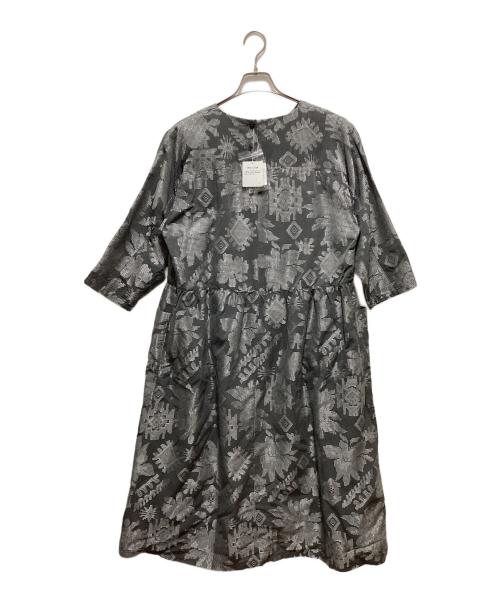 plantation（プランテーション）Plantation (プランテーション) エンブロJQ ワンピース グレー サイズ:Mの古着・服飾アイテム