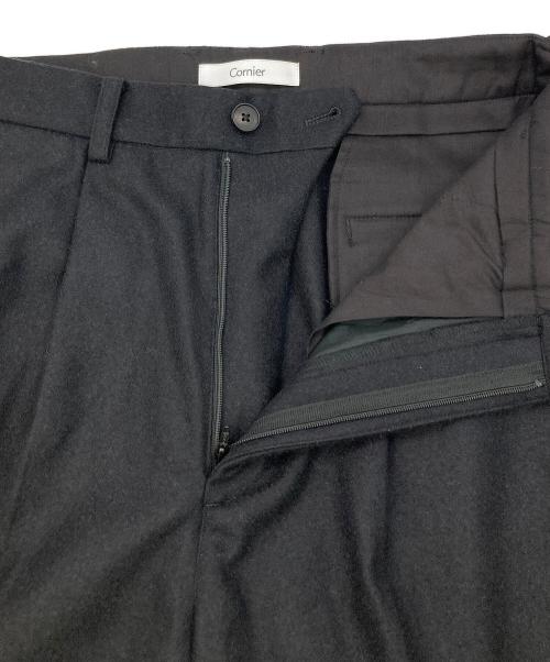 cornier（コルニエ）cornier (コルニエ) WOOL/CASHMERE COLLEGE FLANNEL WIDE PANTS ブラック サイズ:Sの古着・服飾アイテム