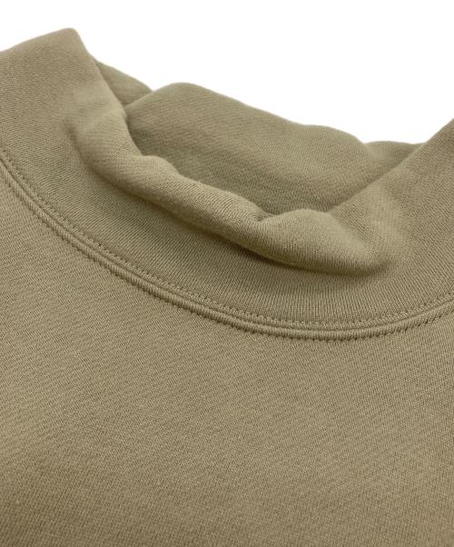 FOG ESSENTIALS（フィアオブゴッド エッセンシャル）FOG ESSENTIALS (フィアオブゴッド エッセンシャル) モックネックスウェット オリーブ サイズ:SIZE Mの古着・服飾アイテム