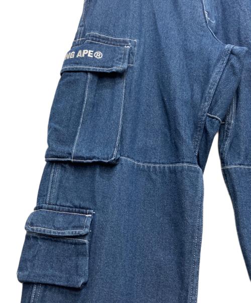 A BATHING APE（ア ベイシング エイプ）A BATHING APE (ア ベイシング エイプ) MULTI POCKET LOOSE FIT CARGO DENIM/マルチポケットルーズフィットカーゴデニム インディゴ サイズ:Sの古着・服飾アイテム