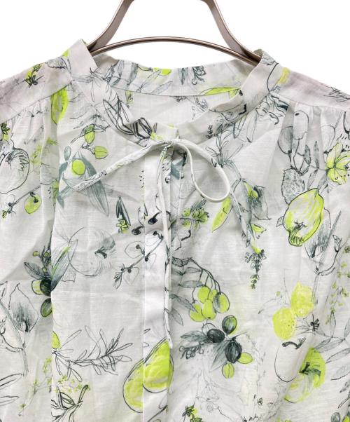 TOMORROW LAND collection（トゥモローランドコレクション）TOMORROW LAND collection (トゥモローランドコレクション) アップルフラワープリント ショルダーギャザーブラウス ライトグリーン サイズ:36 未使用品の古着・服飾アイテム