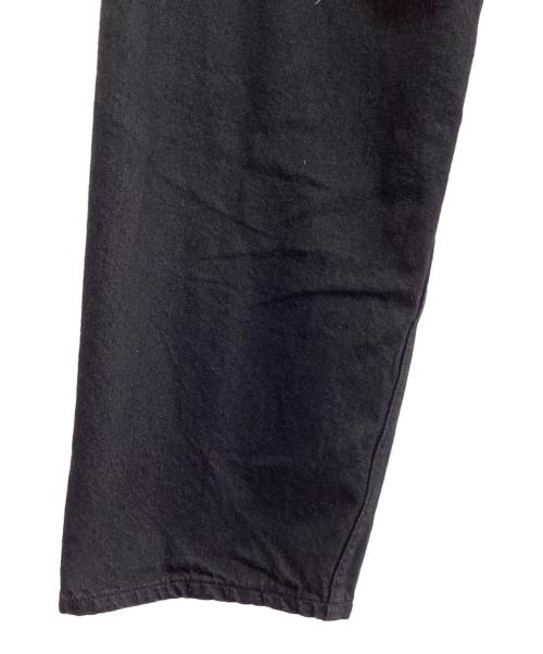 COMOLI（コモリ）COMOLI (コモリ) ベルテッドデニムパンツ ブラック サイズ:2の古着・服飾アイテム