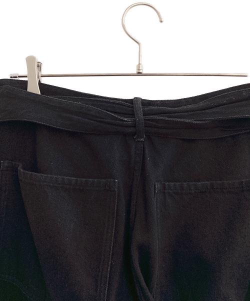 COMOLI（コモリ）COMOLI (コモリ) ベルテッドデニムパンツ ブラック サイズ:2の古着・服飾アイテム