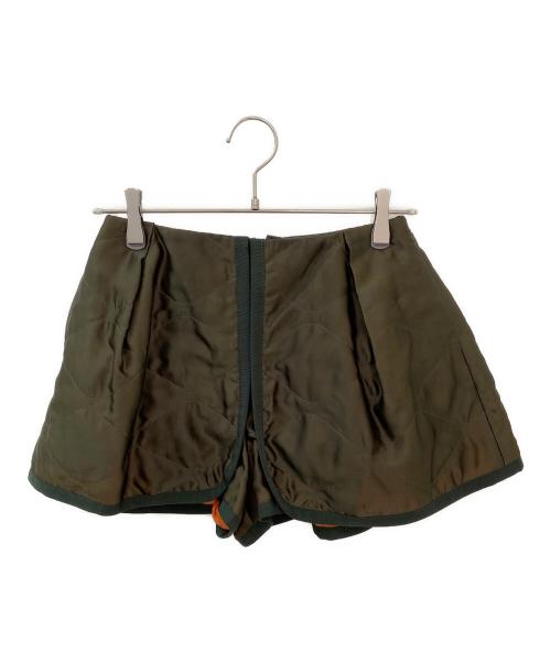 sacai（サカイ）sacai (サカイ) Satin Quilted Shorts オリーブの古着・服飾アイテム