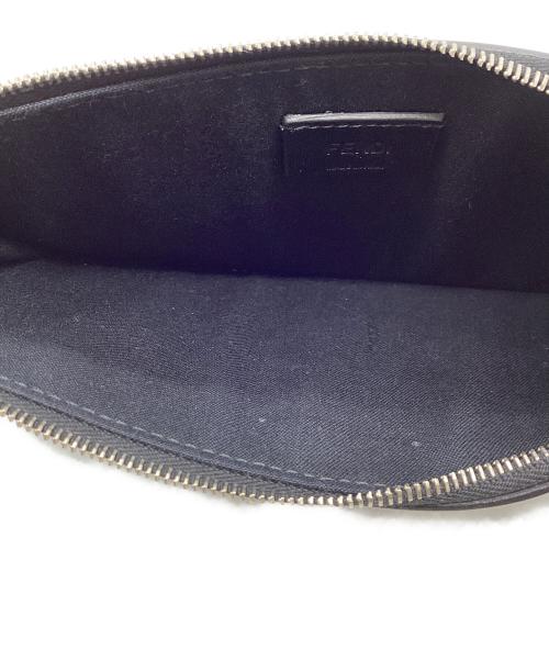 FENDI（フェンディ）FENDI (フェンディ) ストラップ付フラットポーチ ブラックの古着・服飾アイテム