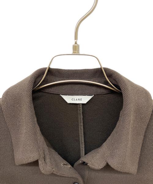 CLANE（クラネ）CLANE (クラネ) POWER SHOULDER POLO TOPS ブラウン サイズ:1の古着・服飾アイテム