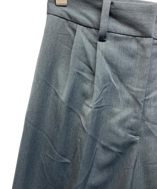 JSELF（ジゼルフ）JSELF (ジゼルフ) Wide Tuck Trousers グレー サイズ:1 未使用品の古着・服飾アイテム