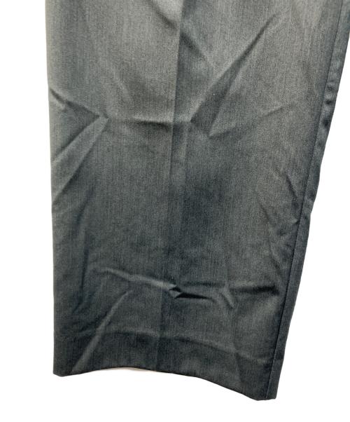 JSELF（ジゼルフ）JSELF (ジゼルフ) Wide Tuck Trousers グレー サイズ:1 未使用品の古着・服飾アイテム