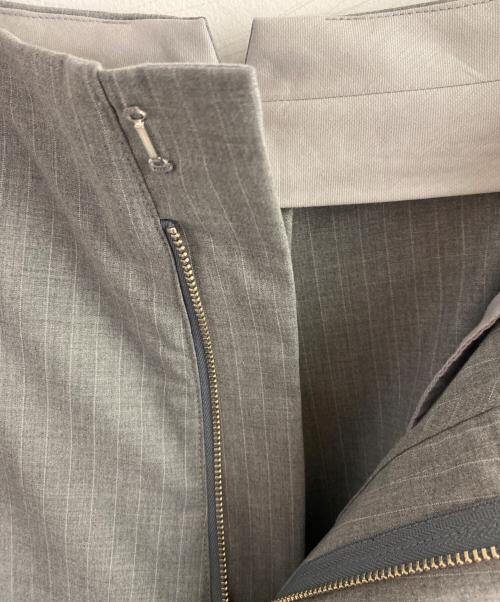 PEEL&LIFT（ピールアンドリフト）PEEL&LIFT (ピールアンドリフト) stripe pegtop trousers グレー サイズ:Mの古着・服飾アイテム