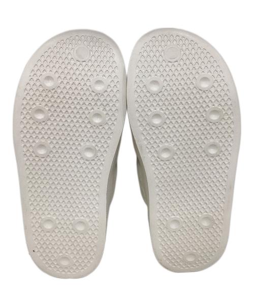 adidas（アディダス）adidas (アディダス) ミュール PUPPYLETTE　パフィレッタ スリッポン シューズ 3ストライプ ホワイト サイズ:23.5の古着・服飾アイテム
