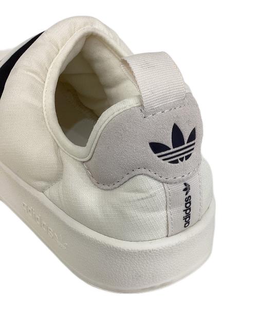 adidas（アディダス）adidas (アディダス) ミュール PUPPYLETTE　パフィレッタ スリッポン シューズ 3ストライプ ホワイト サイズ:23.5の古着・服飾アイテム