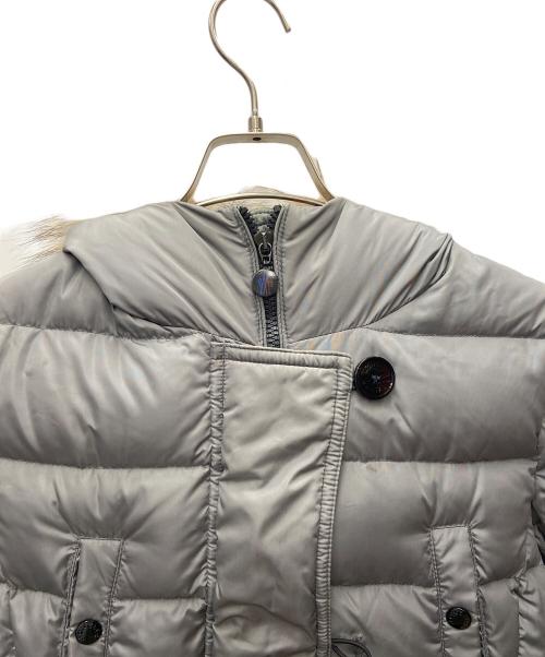 MONCLER（モンクレール）MONCLER (モンクレール) ジュヌヴリエ ファー付ダウンコート グレー サイズ:１の古着・服飾アイテム