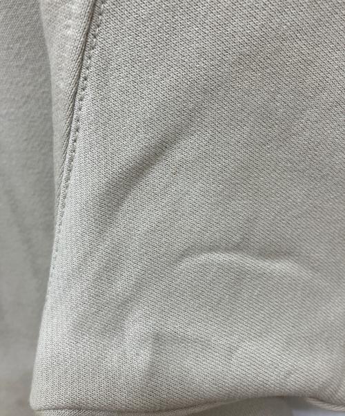 FOG ESSENTIALS（フィアオブゴッド エッセンシャル）FOG ESSENTIALS (フィアオブゴッド エッセンシャル) プルオーバーパーカー ベージュ サイズ:Sの古着・服飾アイテム