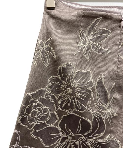 ANAYI（アナイ）ANAYI (アナイ) ペイントフラワージャガードタックフレアスカート ベージュ サイズ:38の古着・服飾アイテム