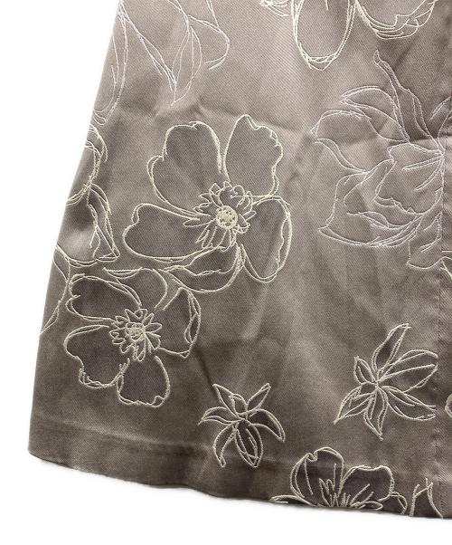 ANAYI（アナイ）ANAYI (アナイ) ペイントフラワージャガードタックフレアスカート ベージュ サイズ:38の古着・服飾アイテム