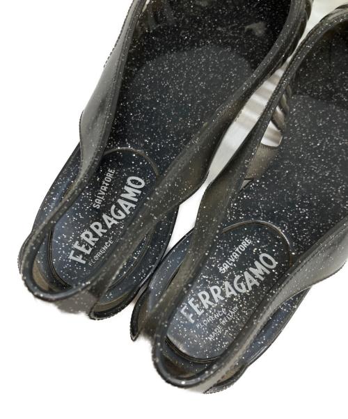 Salvatore Ferragamo（サルヴァトーレ フェラガモ）Salvatore Ferragamo (サルヴァトーレ フェラガモ) リボンラバーサンダル グレー サイズ:5の古着・服飾アイテム