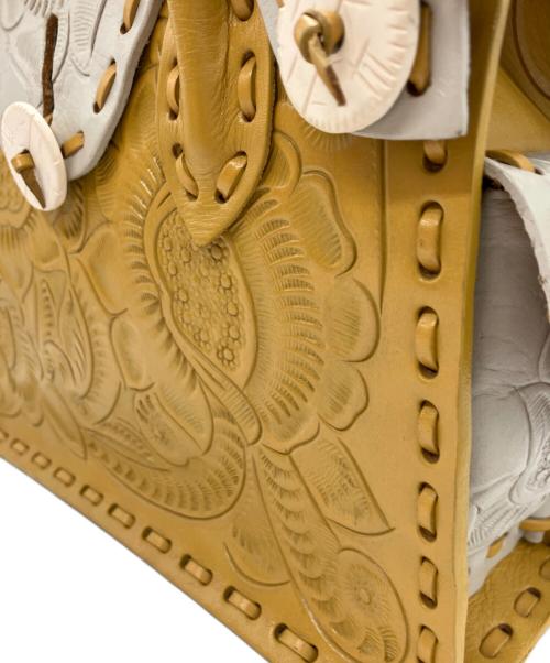 Carving Tribes（カービングトライブス）CARVING TRIBES (カービングトライブス) BI MaestraS アイボリー×マスタードの古着・服飾アイテム