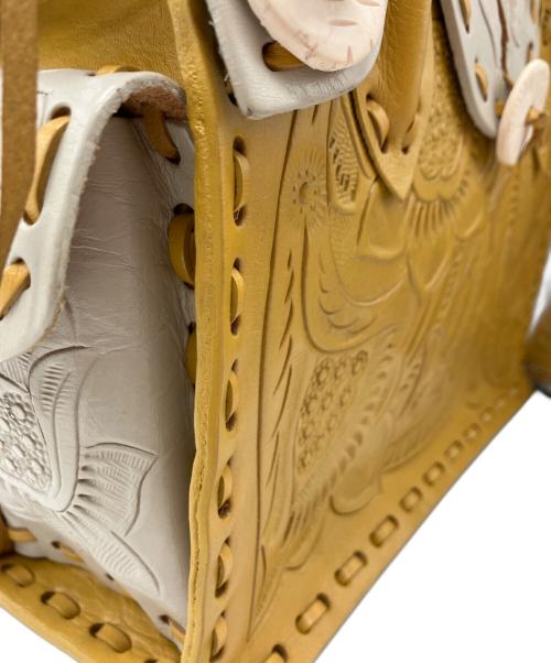 Carving Tribes（カービングトライブス）CARVING TRIBES (カービングトライブス) BI MaestraS アイボリー×マスタードの古着・服飾アイテム