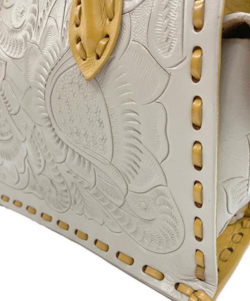 Carving Tribes（カービングトライブス）CARVING TRIBES (カービングトライブス) BI MaestraS アイボリー×マスタードの古着・服飾アイテム