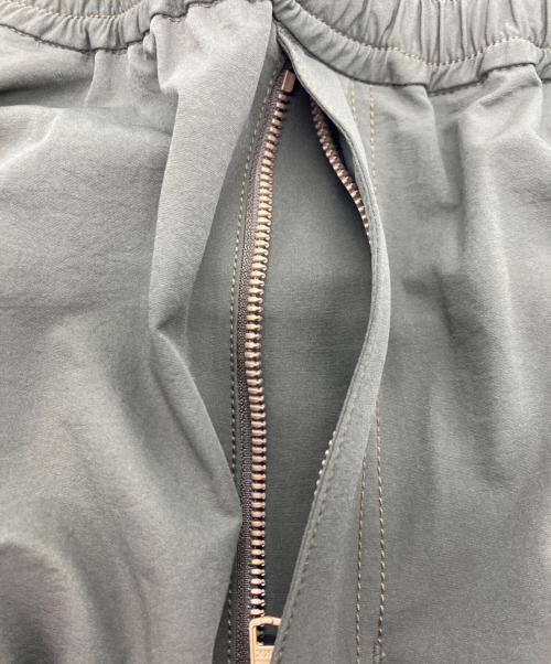 DAIWA PIER39（ダイワ ピア39）DAIWA PIER39 (ダイワ ピア39) TECH LOOSE STRETCH 6P MIL PANTS　テック ルーズ ストレッチ シックスピー ミル パンツ オリーブ サイズ:Mの古着・服飾アイテム