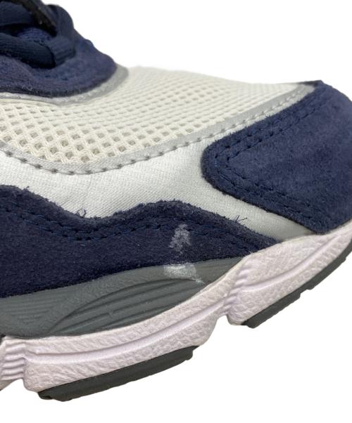 asics（アシックス）asics (アシックス) スニーカー ホワイト×ネイビー サイズ:27.5の古着・服飾アイテム