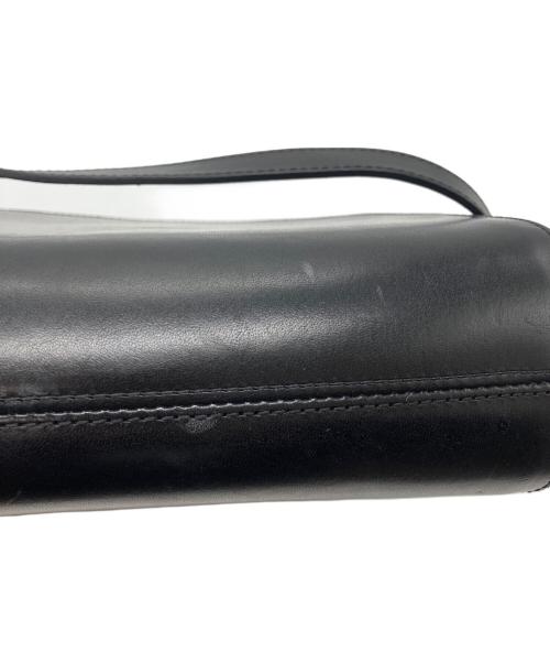 A.P.C.（アーペーセー）A.P.C. (アーペーセー) ハーフムーンショルダーバッグ ブラックの古着・服飾アイテム