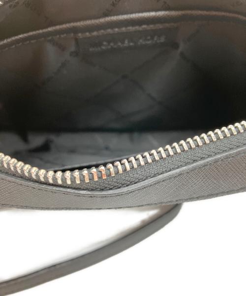 MICHAEL KORS（マイケル・コース）MICHAEL KORS (マイケル・コース) シグネチャー クロスボディーバッグ ブラック 未使用品の古着・服飾アイテム
