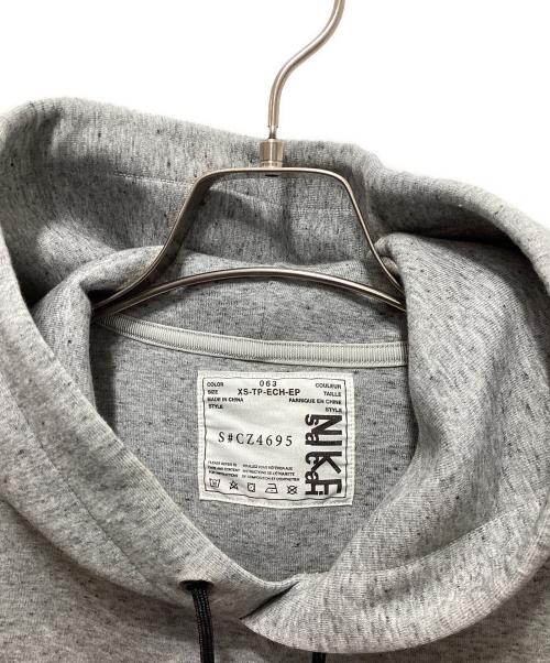 NIKE（ナイキ）NIKE (ナイキ) sacai (サカイ) NRG HOODIE グレー サイズ:ＸＳの古着・服飾アイテム