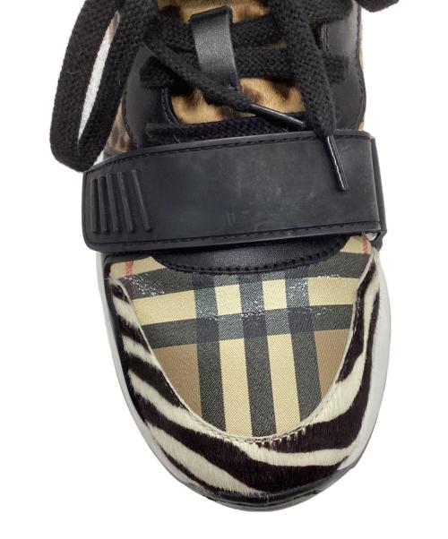 BURBERRY（バーバリー）BURBERRY (バーバリー) New Regis Sneakers ベージュ×ホワイト サイズ:40の古着・服飾アイテム