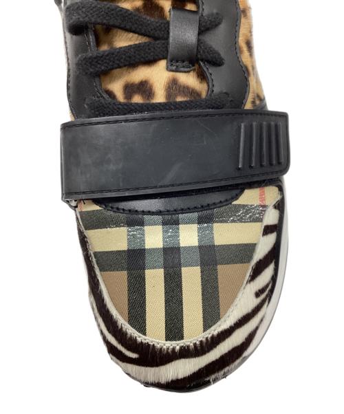 BURBERRY（バーバリー）BURBERRY (バーバリー) New Regis Sneakers ベージュ×ホワイト サイズ:40の古着・服飾アイテム