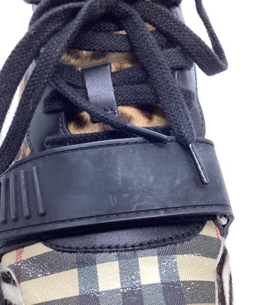 BURBERRY（バーバリー）BURBERRY (バーバリー) New Regis Sneakers ベージュ×ホワイト サイズ:40の古着・服飾アイテム