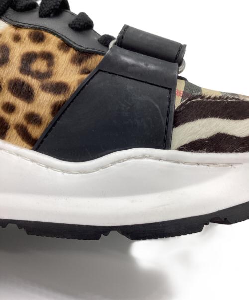BURBERRY（バーバリー）BURBERRY (バーバリー) New Regis Sneakers ベージュ×ホワイト サイズ:40の古着・服飾アイテム