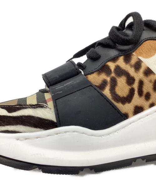 BURBERRY（バーバリー）BURBERRY (バーバリー) New Regis Sneakers ベージュ×ホワイト サイズ:40の古着・服飾アイテム