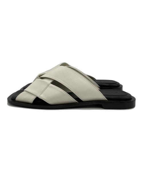 CHIELEI（キエレイ）CHIELEI (キエレイ) CROSS SANDAL ホワイト サイズ:23.5の古着・服飾アイテム
