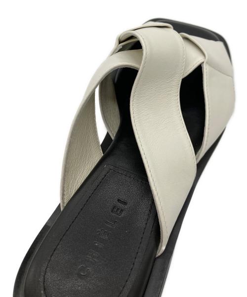 CHIELEI（キエレイ）CHIELEI (キエレイ) CROSS SANDAL ホワイト サイズ:23.5の古着・服飾アイテム