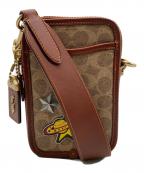 COACHコーチ）の古着「コーチ ローグ クロスボディ 12・シグネチャー キャンバス・パッチ」｜ベージュ×ブラウン