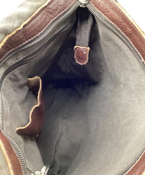 IL BISONTE（イル ビゾンテ）IL BISONTE (イル ビゾンテ) モノグラムショルダーバッグ ブラウンの古着・服飾アイテム